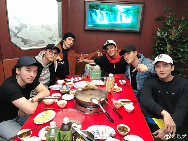 组图：回忆杀！棒棒堂时隔10年再合体 引爆青春回忆网友泪崩