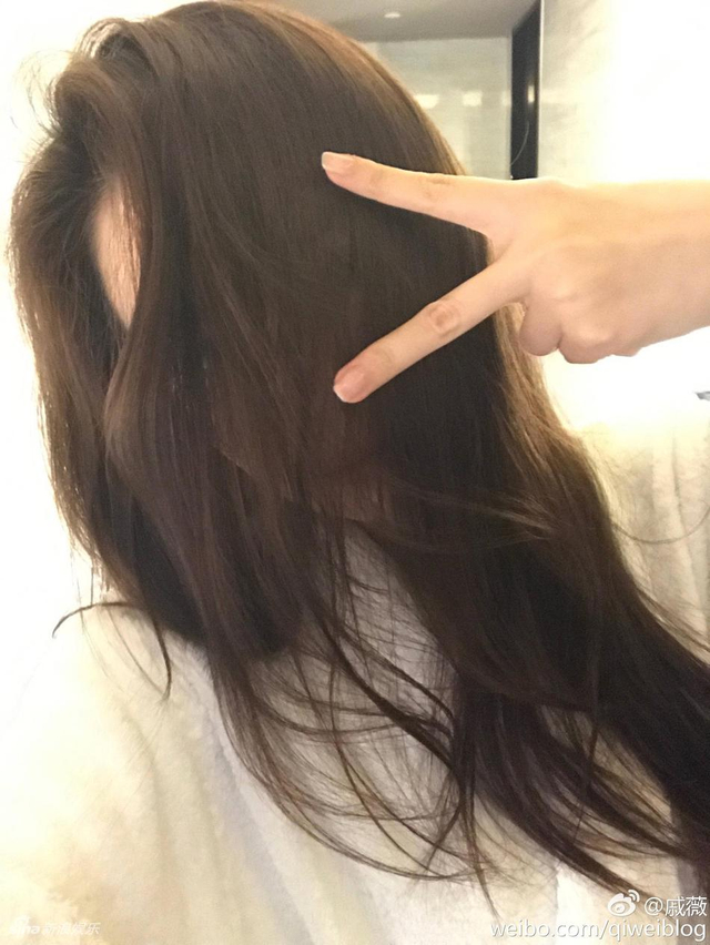 戚薇厕所自拍