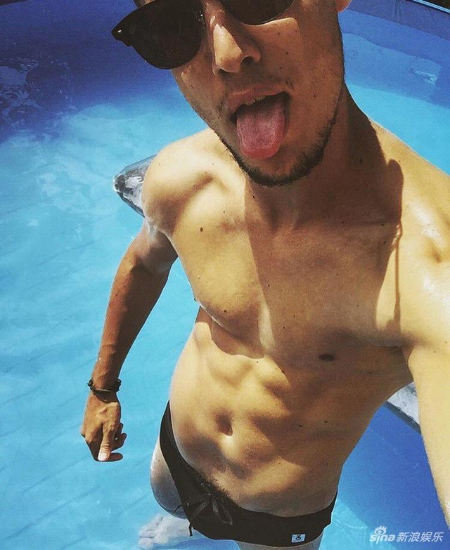 许婧外籍男友私照
