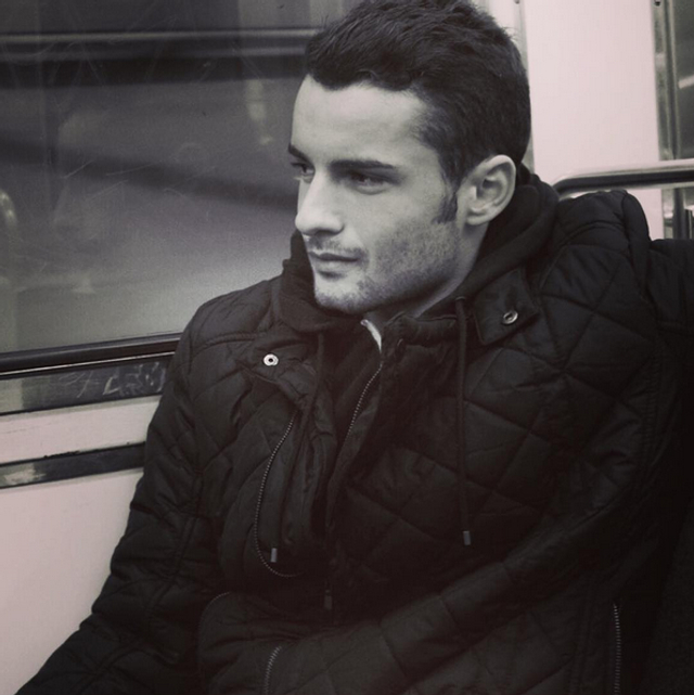 巴黎地铁帅哥颜值高小清新型男