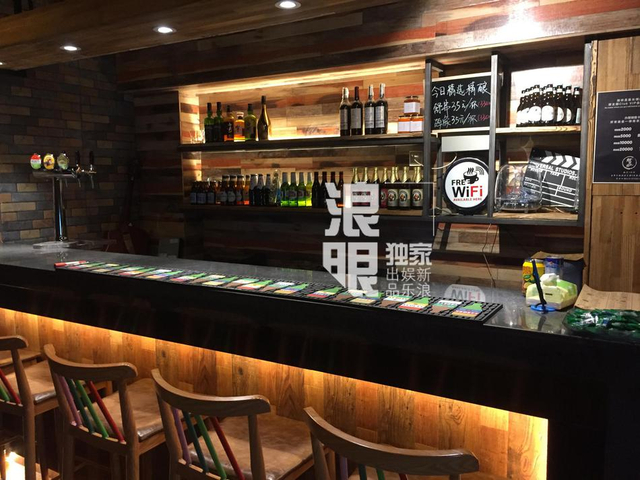 探访疑似白百何新欢张爱朋烧烤店 装修显格调(图)