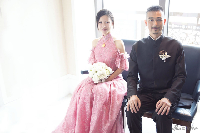 组图：杨子姗出嫁吴中天低调迎亲 粉色中式礼服俏美十足
