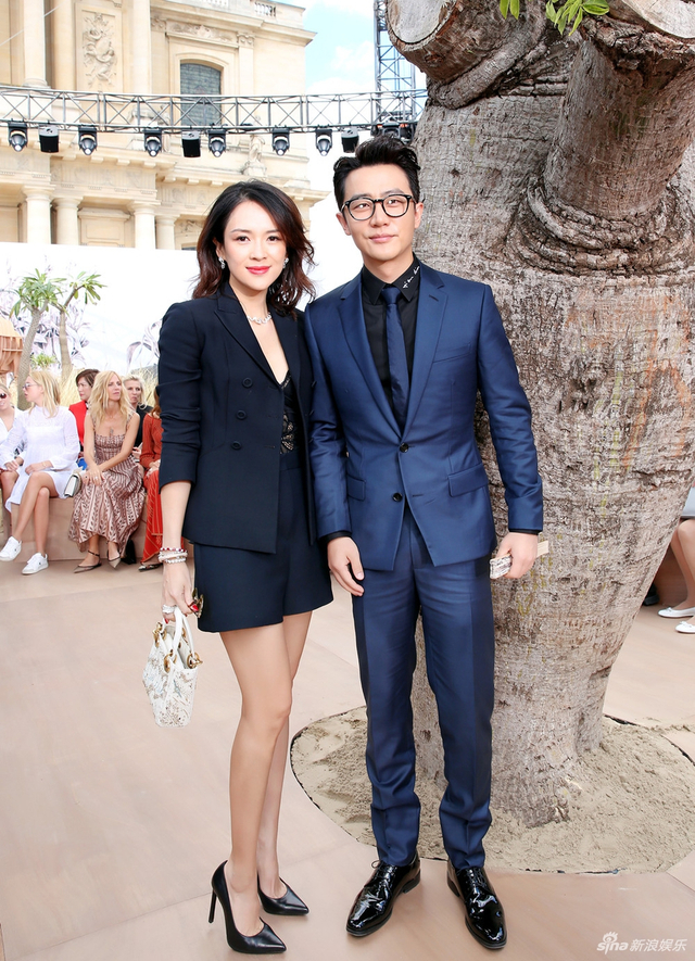 组图：Baby牛仔长裙亮相甜美 与章子怡刘嘉玲黄轩合影