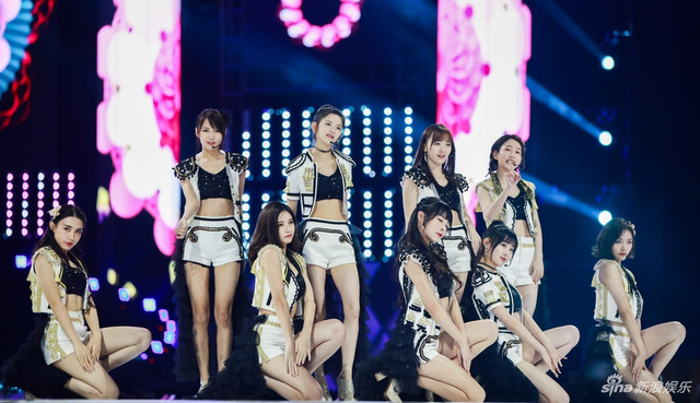 组图:SNH48第四届总决选落幕 鞠婧祎卫冕年度人气王