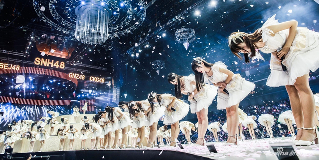 组图:SNH48第四届总决选落幕 鞠婧祎卫冕年度人气王