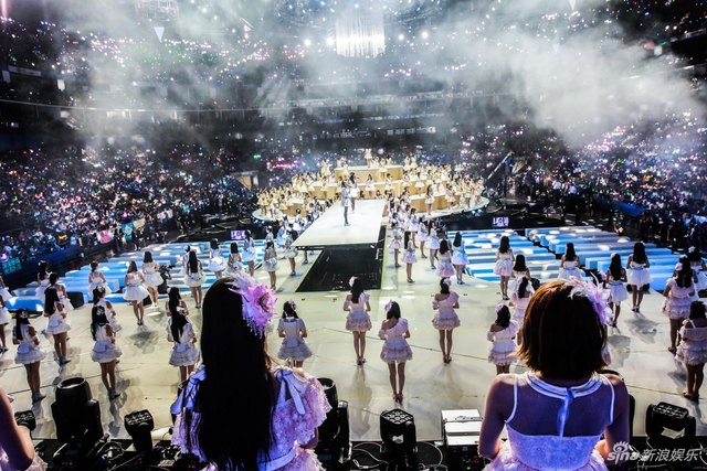 组图:SNH48第四届总决选落幕 鞠婧祎卫冕年度人气王