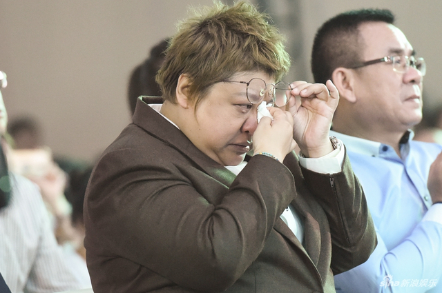 组图：“百人援宁”保密明星 韩红呼吁关注公益本身