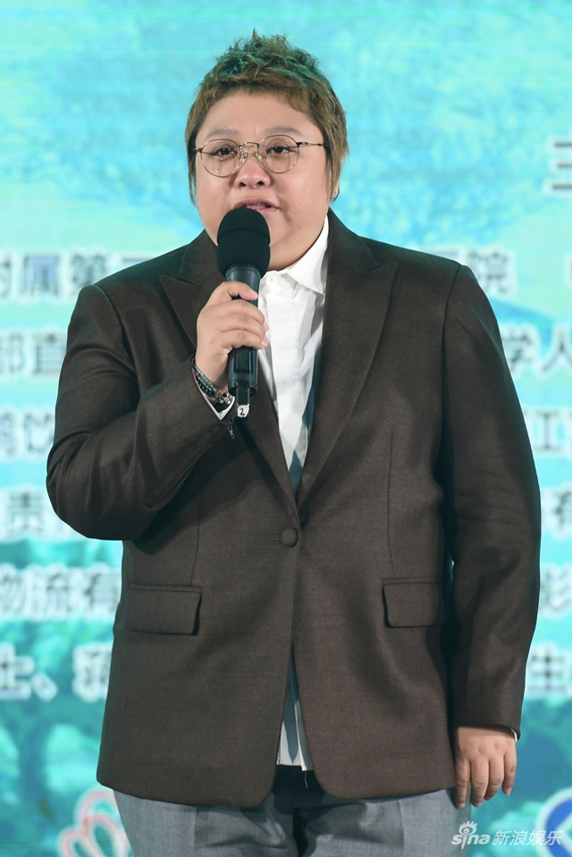 组图：“百人援宁”保密明星 韩红呼吁关注公益本身