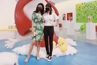 章子怡带儿女和苏芒一同看展 场馆童趣十足氛围轻松惬意