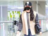 组图：张雨绮休闲造型现身机场 拼接外套尽显随性活力
