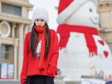 组图：孙芮晒哈尔滨街头写真 红衣白帽搭配雪人喜庆可爱