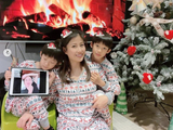 组图：洪金宝儿媳晒家庭圣诞聚会合照 一家人穿亲子装温馨幸福