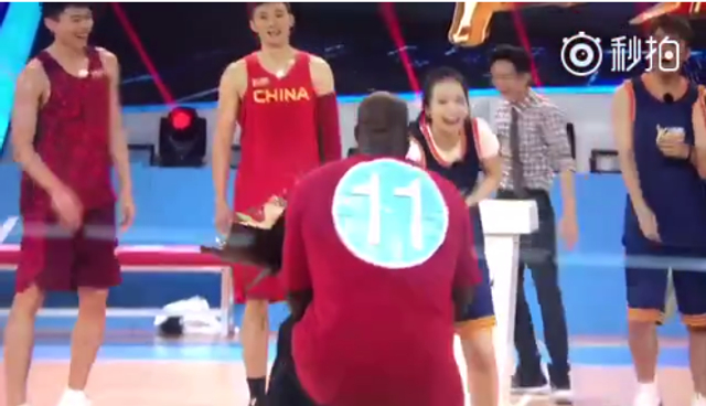 奥尼尔“求婚”宋茜