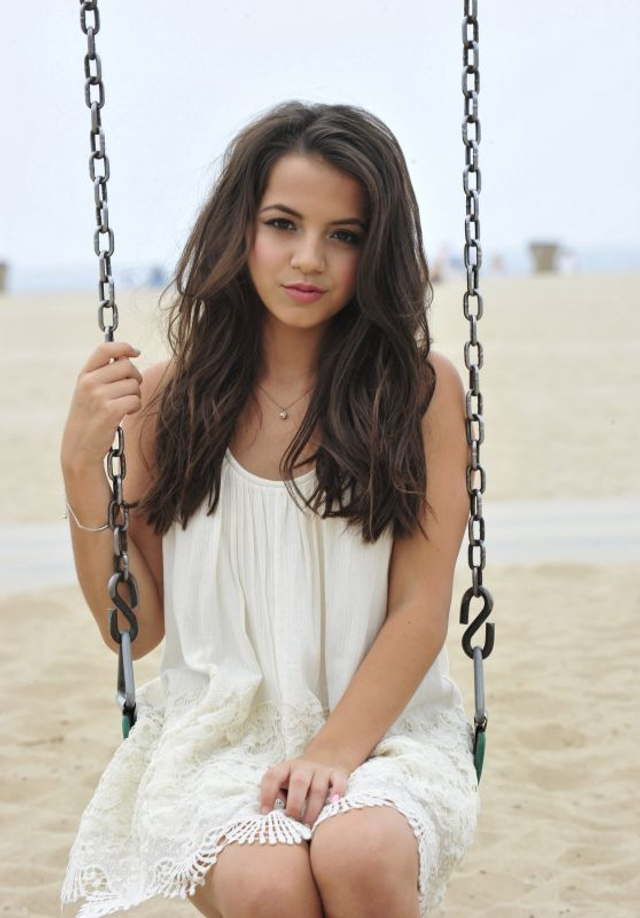 新浪娱乐讯 《变形金刚5》正在内地热映,片中饰演小女主伊莎贝拉