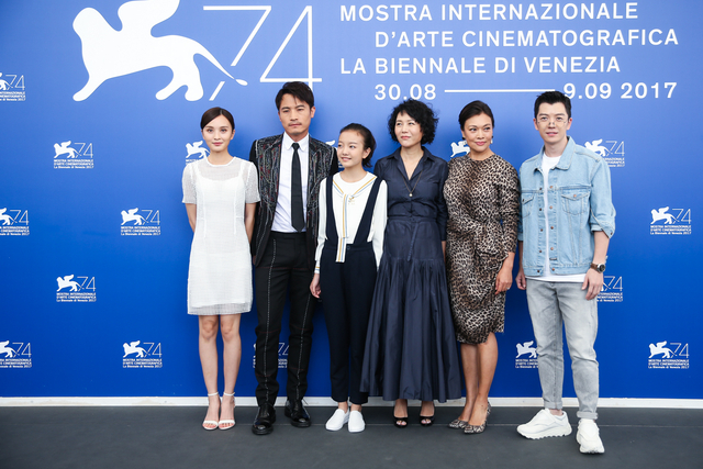 组图：威尼斯主竞赛华语片《嘉年华》亮相