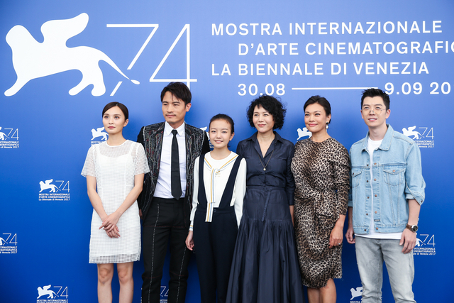 组图：威尼斯主竞赛华语片《嘉年华》亮相