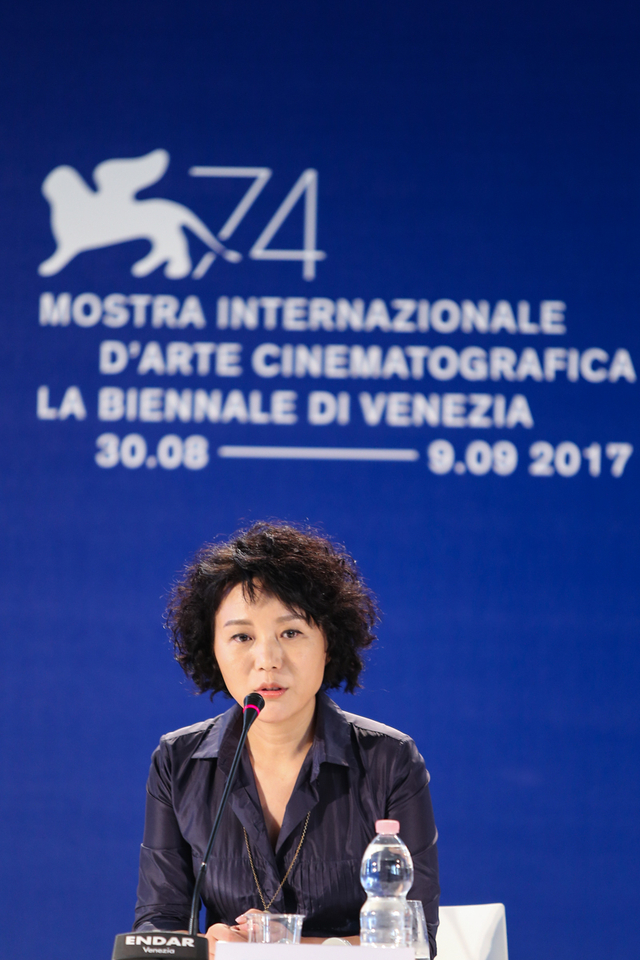 组图：威尼斯主竞赛华语片《嘉年华》亮相