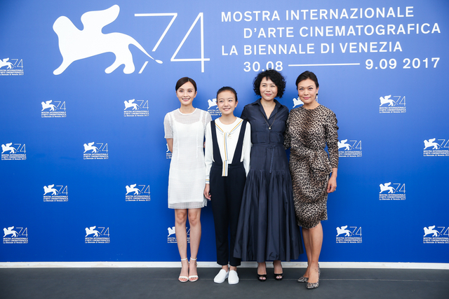 组图：威尼斯主竞赛华语片《嘉年华》亮相