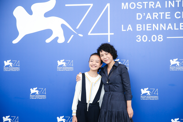 组图：威尼斯主竞赛华语片《嘉年华》亮相