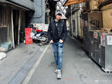 组图：林俊杰分享日本街头随拍照 穿卫衣牛仔裤休闲随性