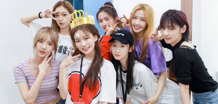 硬糖少女合体为陈卓璇庆生开心比v