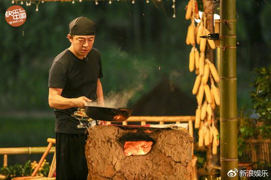 黄渤自曝与刘亦菲为同届同学