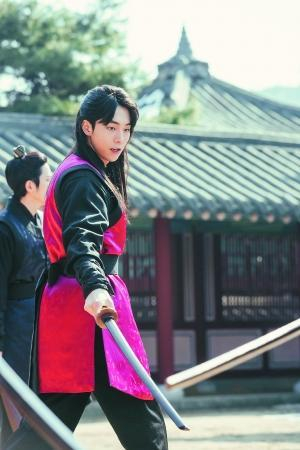 南柱赫饰演的十三王子靠颜值取胜
