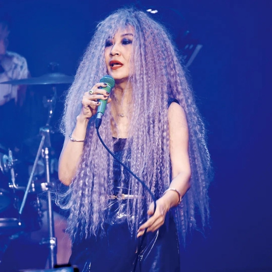 6月19日，张蔷在“非常规巡航”巡演长沙站 图/视觉中国