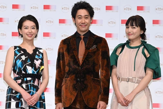 主持第72届NHK红白歌会的和久田麻由子、大泉洋、川口春奈