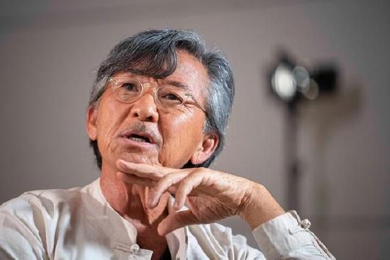 8月4日,林子祥接受新华社记者采访。新华社记者 吕小炜 摄