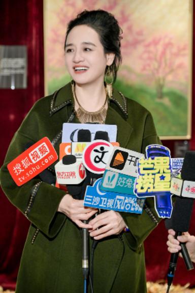 演员、画家伍宇娟