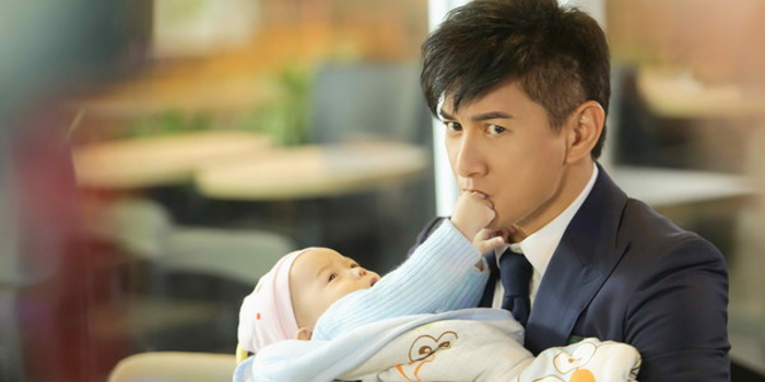 刘诗诗下个月生产 吴奇隆戏中提前抱娃体验奶