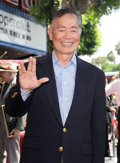 在老版《星际迷航》中饰演苏鲁的竹井乔治