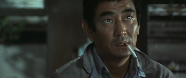 高仓健饰演的杜丘检察官