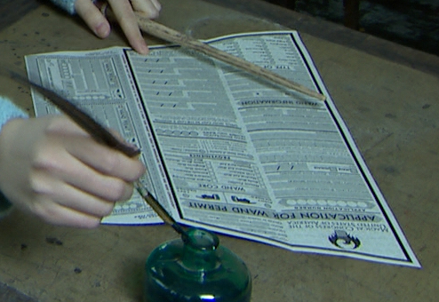 必须使用绿色墨水才能生效，别的颜色不行！