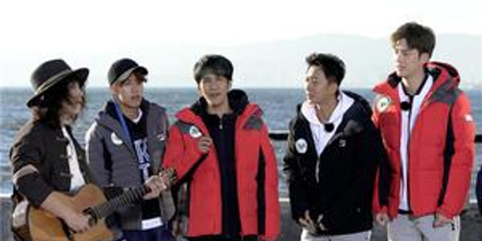 《24小时》大张伟即兴创作歌曲 韩庚伴舞扭秧歌