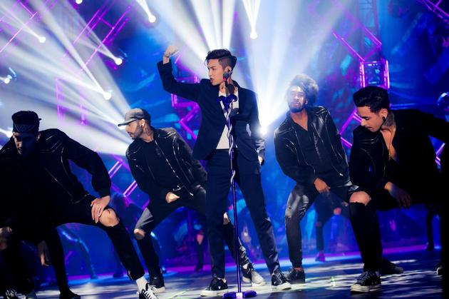 张艺兴2017事业版图发布会现场