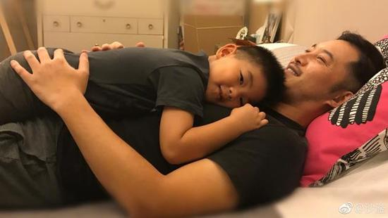 沙溢和小鱼儿近照