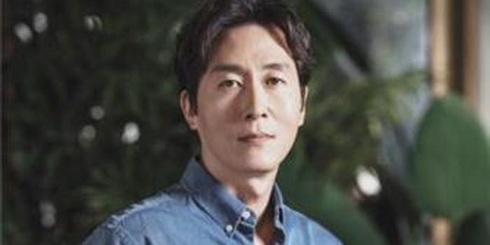 韩国警方公布,今年46岁的男演员金柱赫30日因交通事故去世