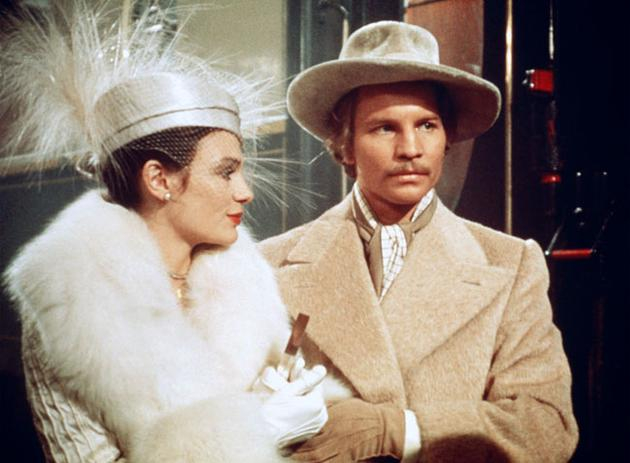 比塞特扮演的伯爵夫人出场