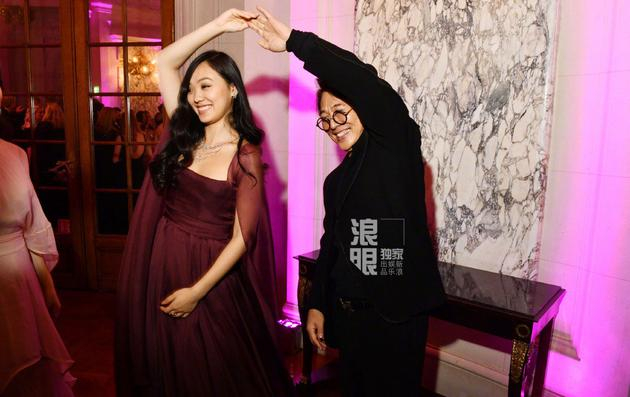 Jane受邀参加巴黎名媛舞会&nbsp;摄影：Yunling Fang