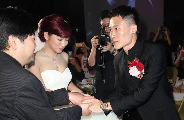 &nbsp;米爸婚礼上将米可白交给谢铭杰