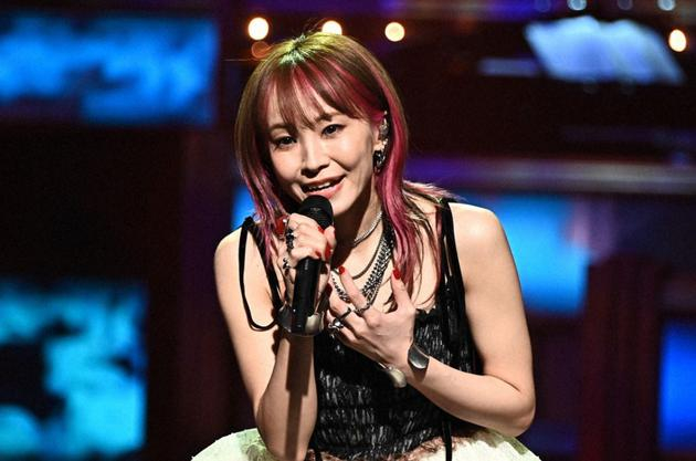 LiSA《炎》获得日本唱片大奖 拿到奖后激动流泪_手机新浪网