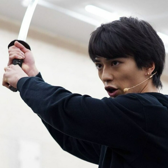 新田真剑佑主演《圣斗士星矢》 将正式进军好莱坞_手机新浪网