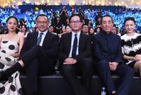 电影之夜:姜文曝男演员拍戏不穿上衣 李冰冰给小猪佩奇配音
