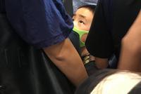 网友偶遇应采儿母子 淘气Jasper黏妈妈撒娇萌化人心