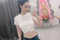 韩国女星雪莉大秀好身材 细腰长腿上围丰满惹人艳羡