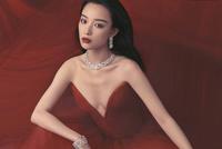 倪妮方领露白皙肌肤秀锁骨 到脐深V露酥胸风情万种