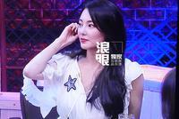 独家!张雨绮离婚后首度现身录制 面带笑容神采奕奕超敬业