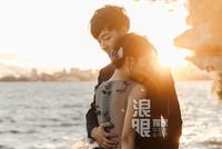 快男左立结婚曝唯美婚纱照 逆光亲吻拥抱甜蜜梦幻